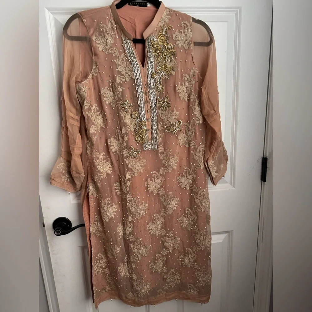 Agha Noor - Chiffon Elegant Peach Embroidered Kurta ( 2 piece ) - Picture 2 of 8